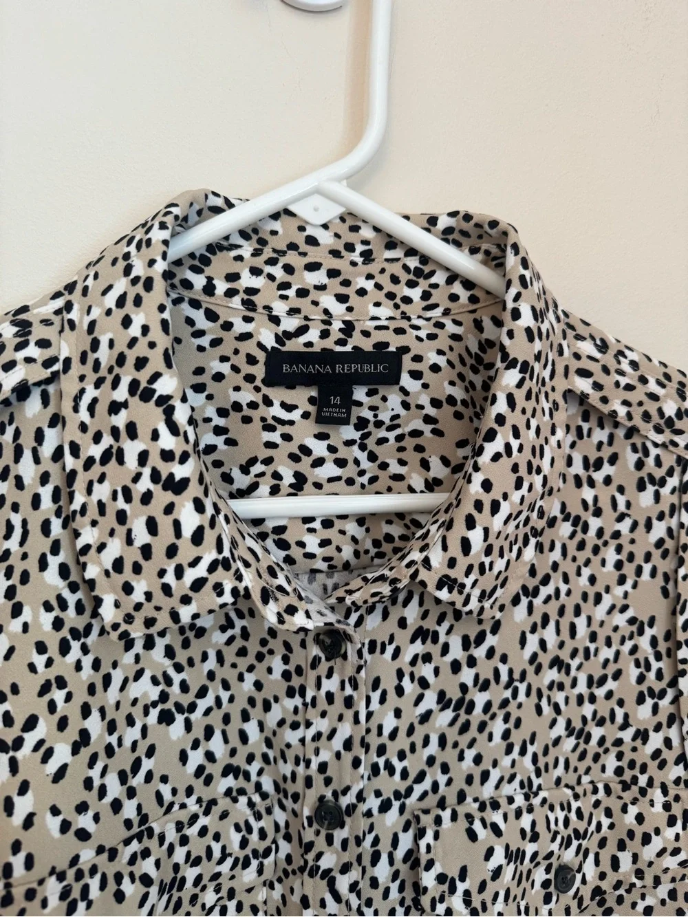 Banana Republic Sleeveless Romper Womens Size 14 Abstract Dot Print Button Front - Picture 3 of 7
